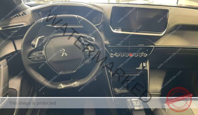 
								Peugeot 2008 PureTech full									