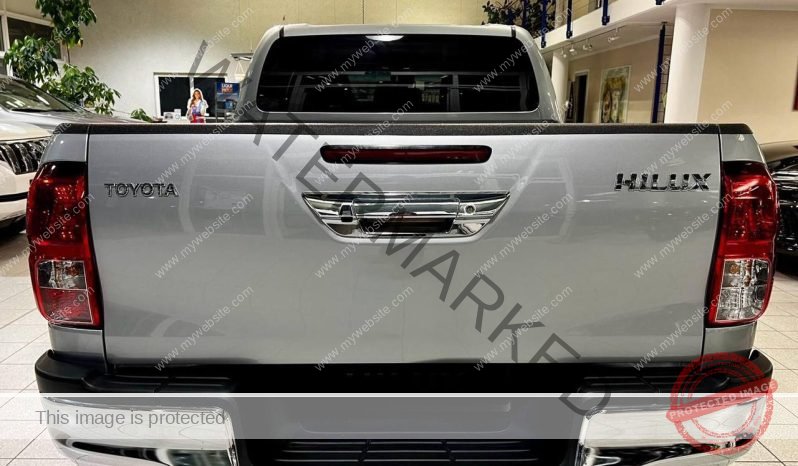 
								Toyota Hilux 4×4 Double Cab full									