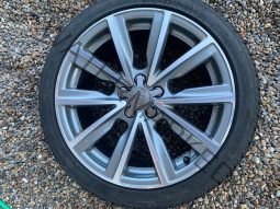 
										Belle Audi A1 avec la bonne combinaison de couleurs et S-Line! full									