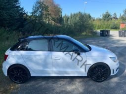 
										Belle Audi A1 avec la bonne combinaison de couleurs et S-Line! full									