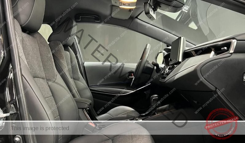 
								Toyota Corolla 1.8 HYBRIDE full									