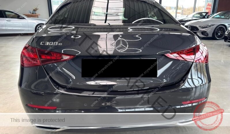 
								Mercedes-Benz C 300 e full									