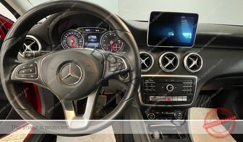 
								Mercedes-Benz Classe A 180 122hp /Automatique/Caméra/Croisière/Navi/ full									