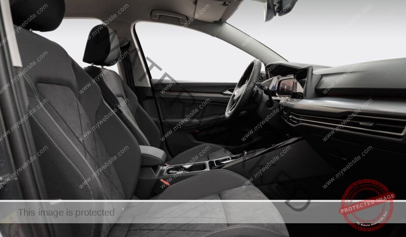 
								Volkswagen Golf 8 style hybride dsg full									