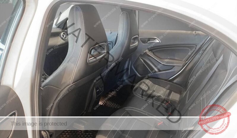 
								Mercedes-Benz Classe A A180d full									