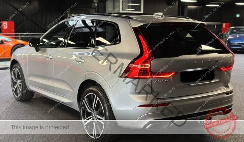 
								Volvo XC60 T8 Twin Engine R Design full									