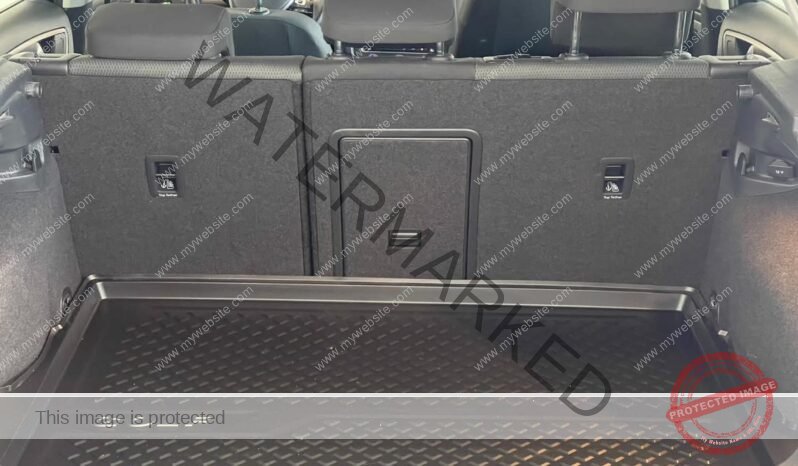 
								Volkswagen Golf full									