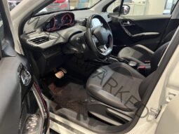 
										Peugeot 2008 1.2 Panorama PURETECH ACTIVE GT-LINE full									