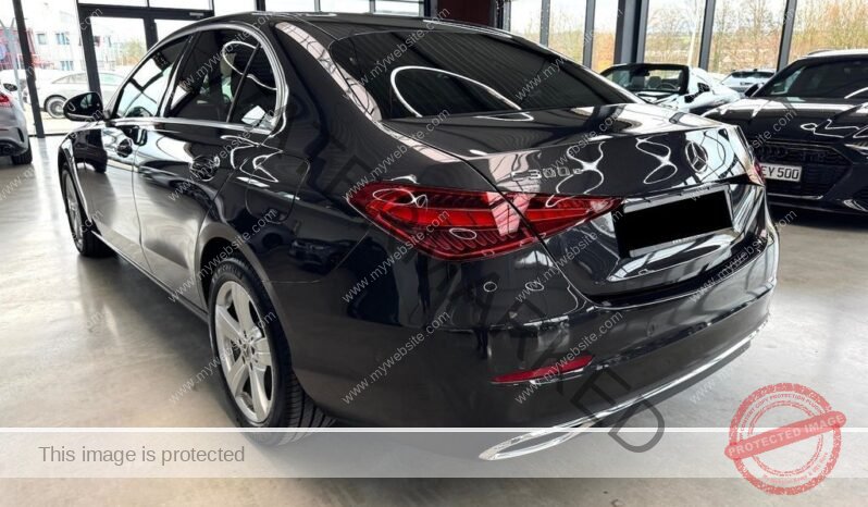 
								Mercedes-Benz C 300 e full									