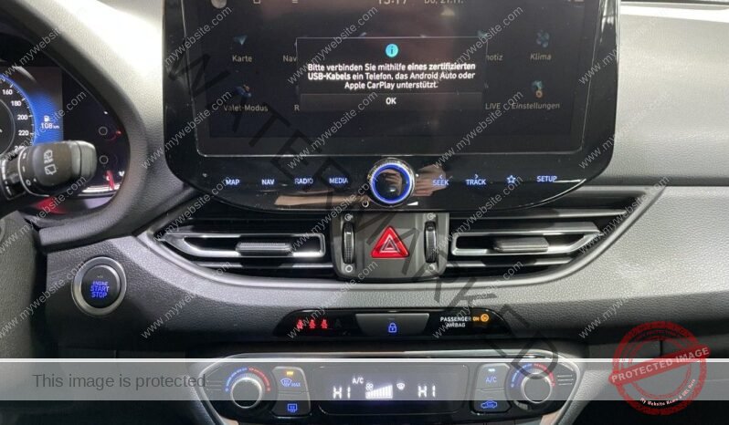 
								Hyundai i30 full									