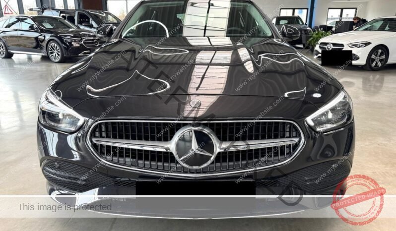 
								Mercedes-Benz C 300 e full									