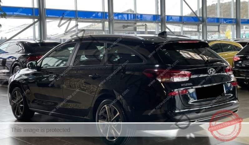 
								Hyundai i30 full									