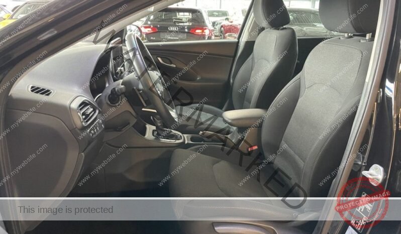 
								Hyundai i30 full									