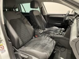 
										Volkswagen Passat GTE 1.4 TSI DSG full									