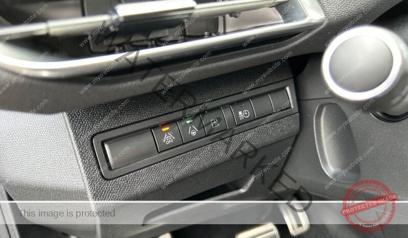 
								Peugeot 3008 Hybrid 225 GT full									