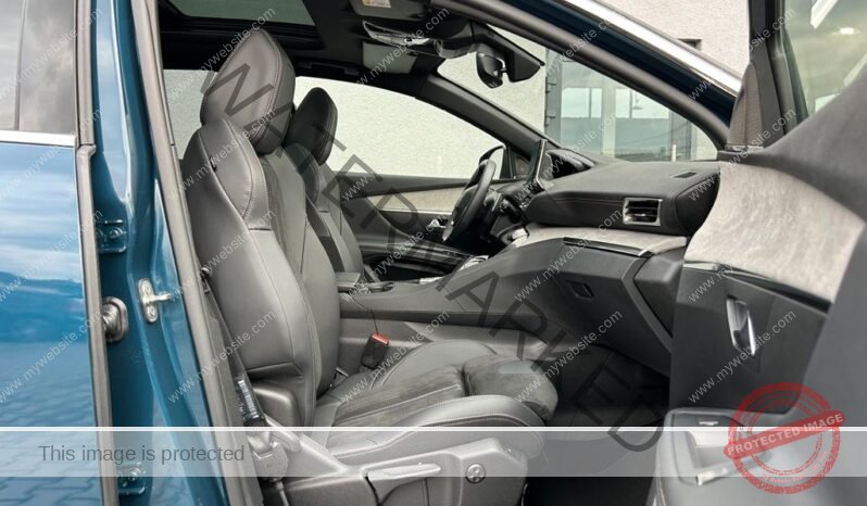
								Peugeot 3008 Hybrid 225 GT full									