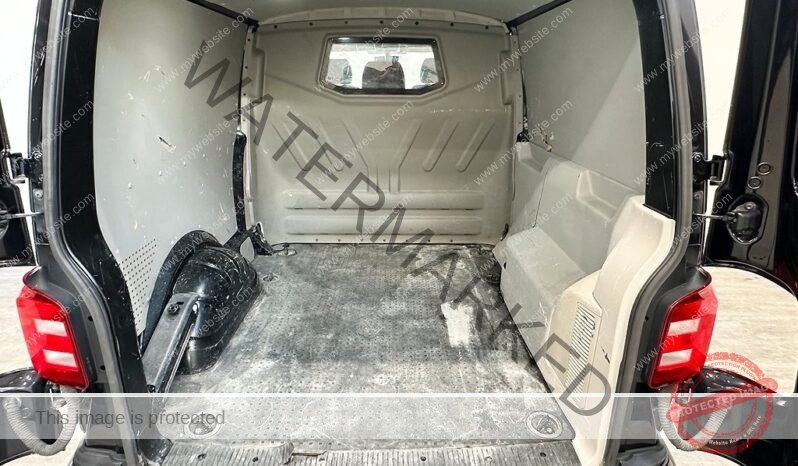 
								Volkswagen Transporter Kombi T32 2.0 TDI 4M full									