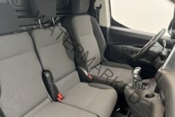 
										Opel Combo Cargo 1.5 New-Cam Belt Attelage PDC full									