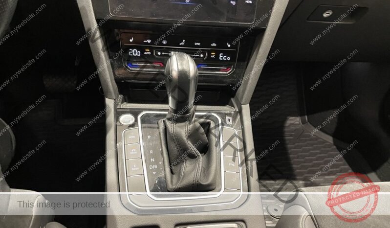
								Volkswagen Passat GTE 1.4 TSI DSG full									