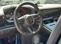 
										Porsche Panamera full									