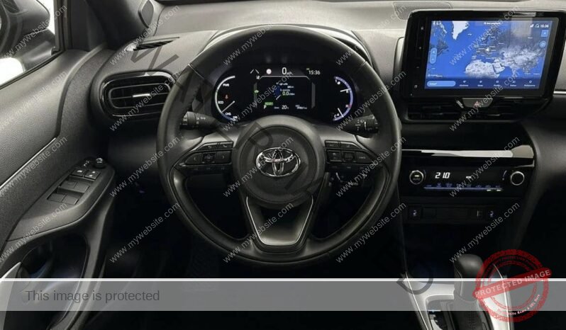 
								Toyota Yaris Cross full									