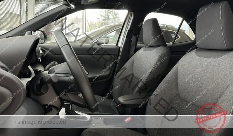 
								Toyota Yaris Cross full									