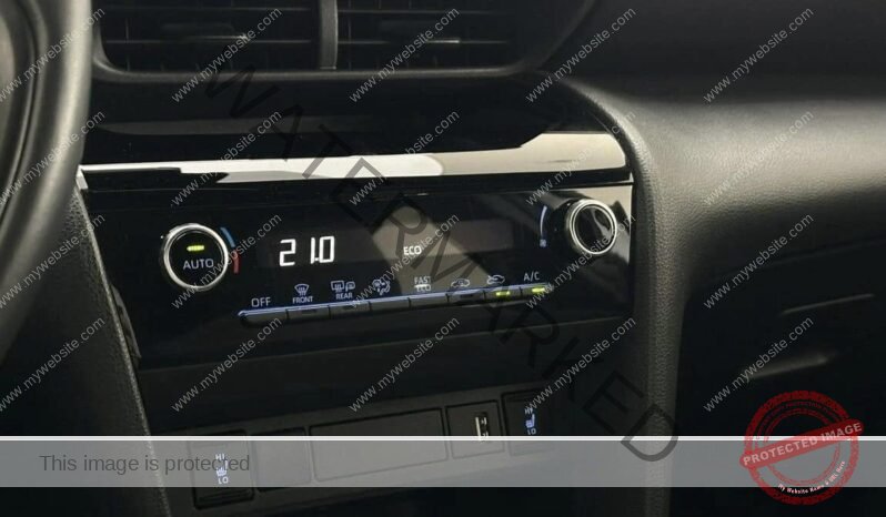 
								Toyota Yaris Cross full									