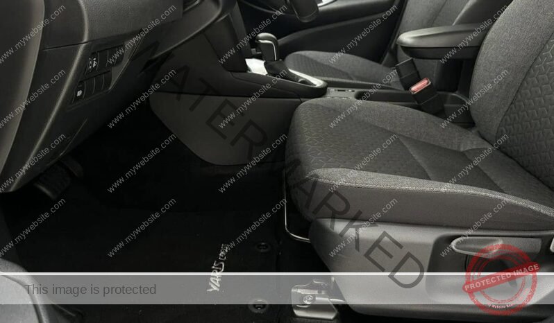 
								Toyota Yaris Cross full									