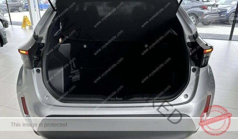 
								Toyota Yaris Cross full									