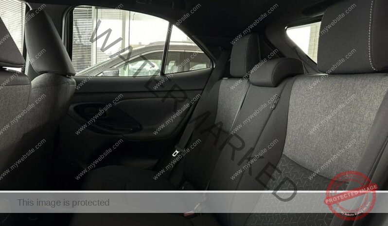 
								Toyota Yaris Cross full									
