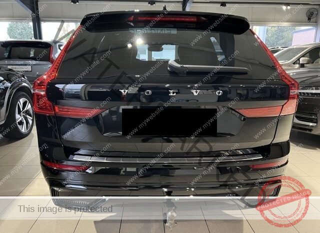 
								Volvo XC60 R-Design AWD Pano full									