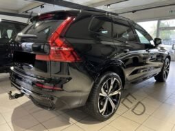 
										Volvo XC60 R-Design AWD Pano full									