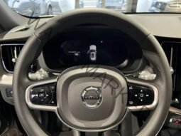 
										Volvo XC60 R-Design AWD Pano full									