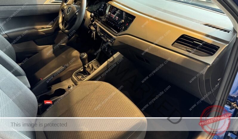 
								Volkswagen Polo full									