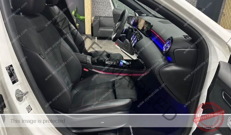 
								Mercedes-Benz Classe A 250 e full									