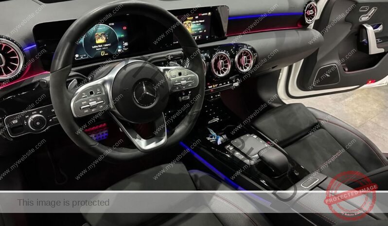 
								Mercedes-Benz Classe A 250 e full									