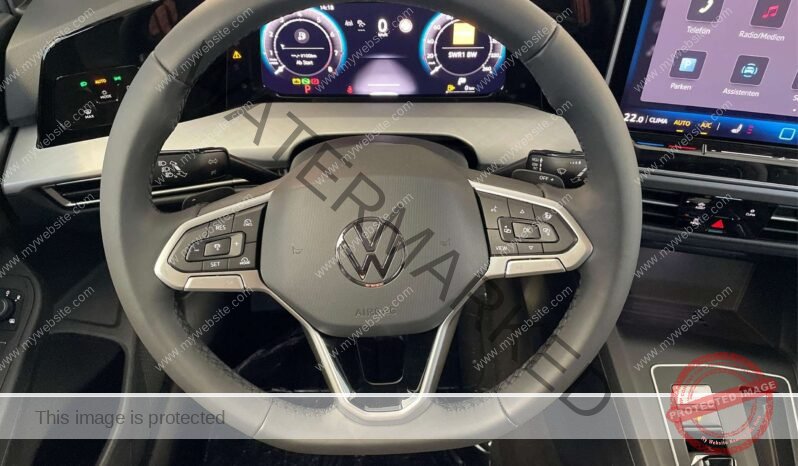 
								Volkswagen Golf 1.5 full									
