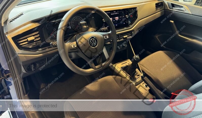 
								Volkswagen Polo full									