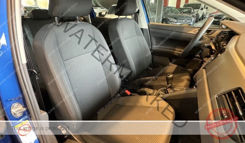 
								Volkswagen Polo full									