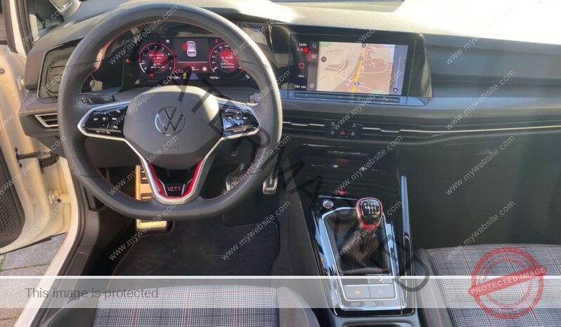
								Volkswagen Golf GTI full									