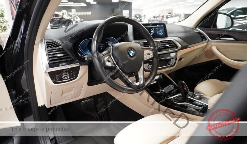 
								BMW X3 xDrive30e xDrive full									