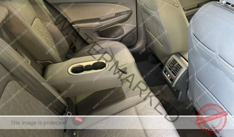 
								Volkswagen Golf 1.5 full									