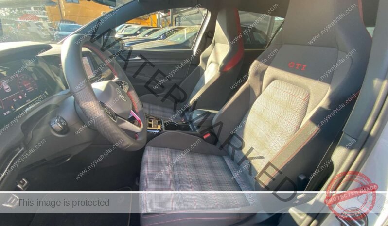 
								Volkswagen Golf GTI full									