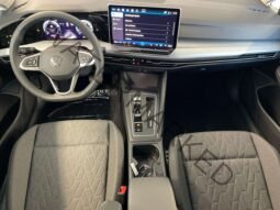 
										Volkswagen Golf 1.5 full									
