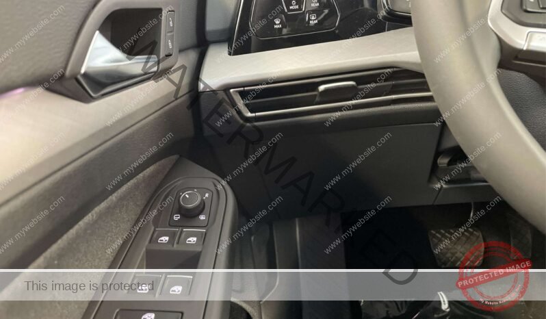 
								Volkswagen Golf 1.5 full									