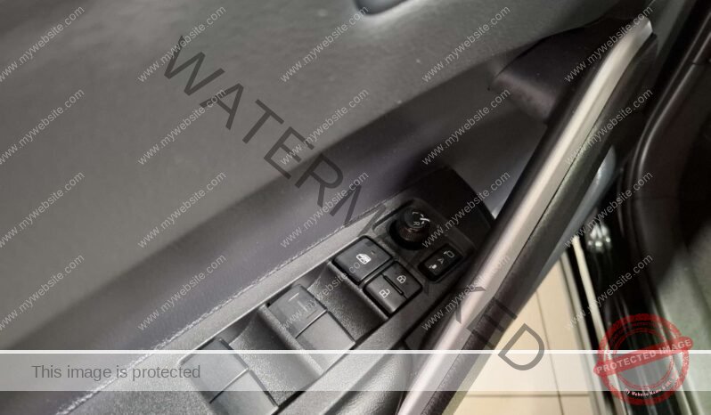 
								Toyota Corolla Cross 2.0 Hybrid full									