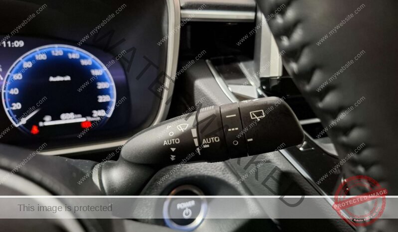 
								Toyota Corolla Cross 2.0 Hybrid full									