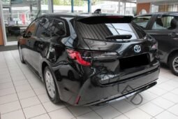 
										Toyota Corolla 1.8 Touring Sports full									