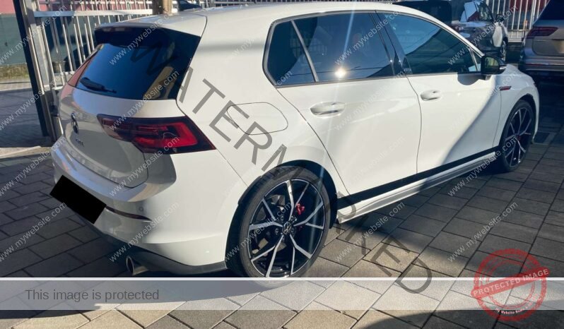
								Volkswagen Golf GTI full									