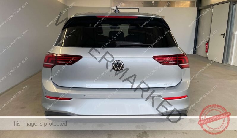 
								Volkswagen Golf 1.5 full									